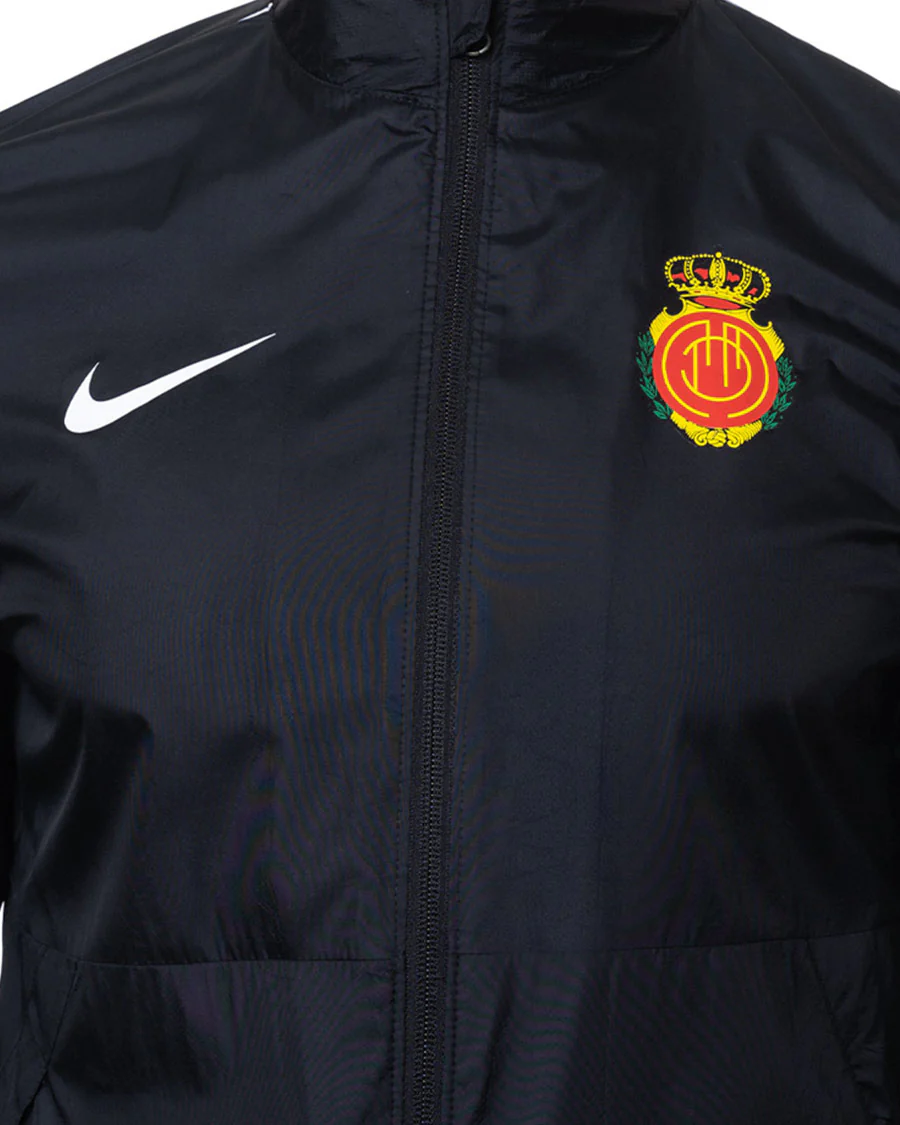 Chubasquero Training Staff - Image 4